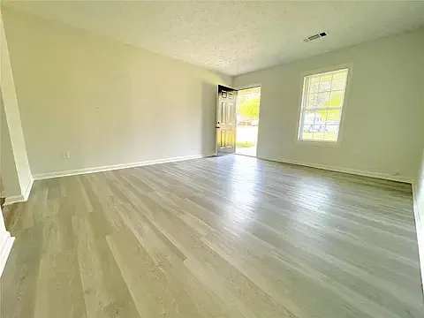 2 bed, $1,700 — Photo 4