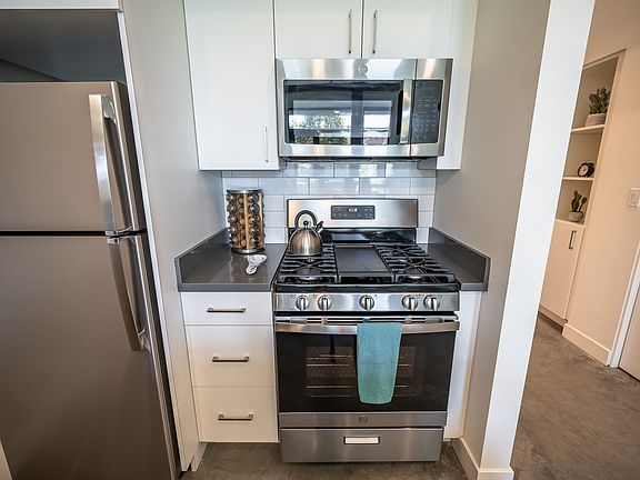 5th image of 401 N Bush St #216