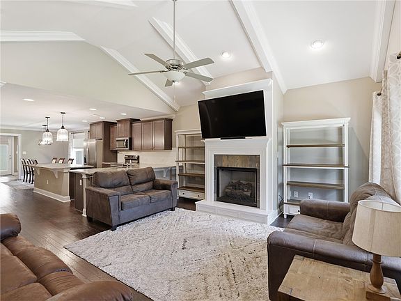 5th image of 2130 Sherwood Dr