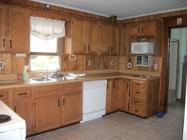 2nd image of 209 Highland Ave