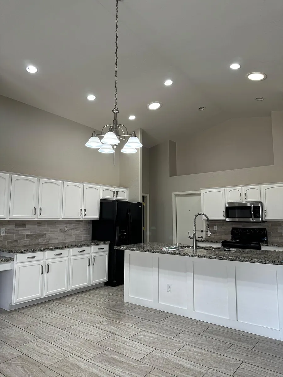 Building Photo - 8659 E Pampa Ave