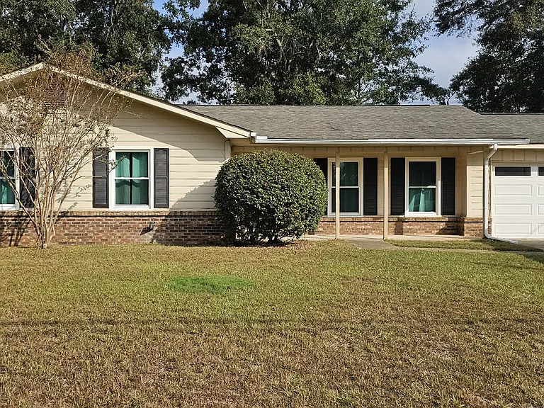 605 Melbourne Dr — Photo 1