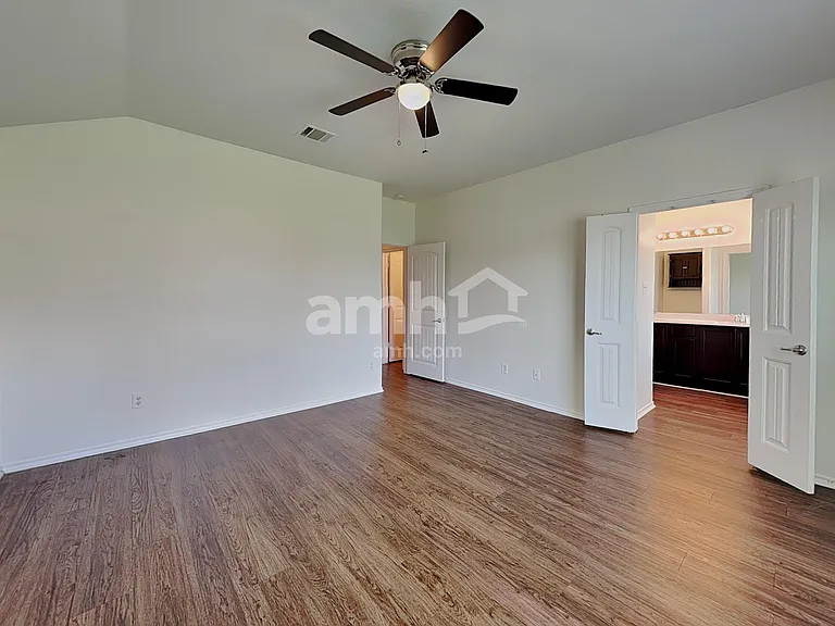 1000 Churchill Dr — Photo 9