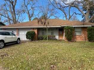 315 Pine St, Lake Jackson, TX 77566