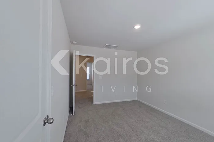 2529 Banyon Cir — Photo 10