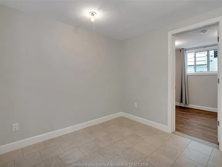 881 Parent Ave #BASEMENT — Photo 19