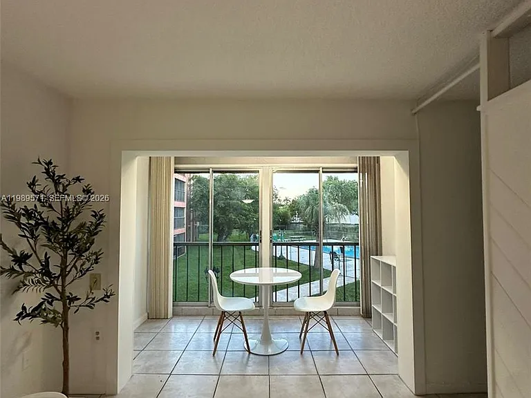 9405 W Flagler St #D204 — Photo 3