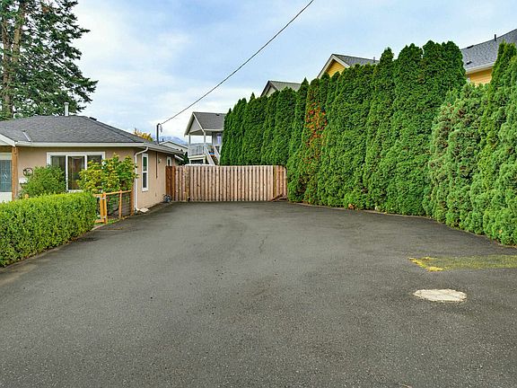 4th image of 45338 Wells Rd
