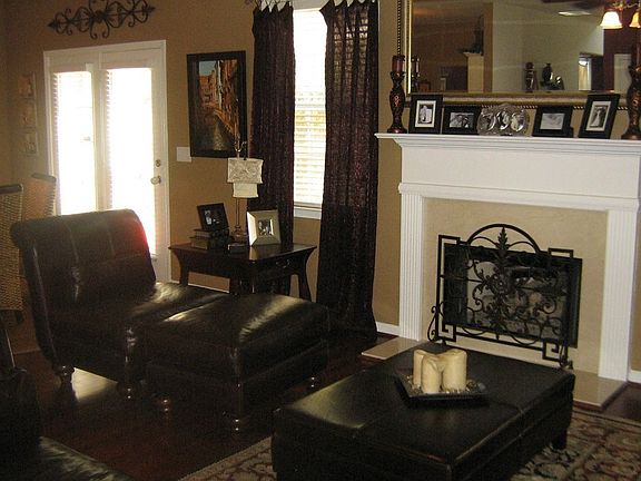 Family Room w/ Fireplace