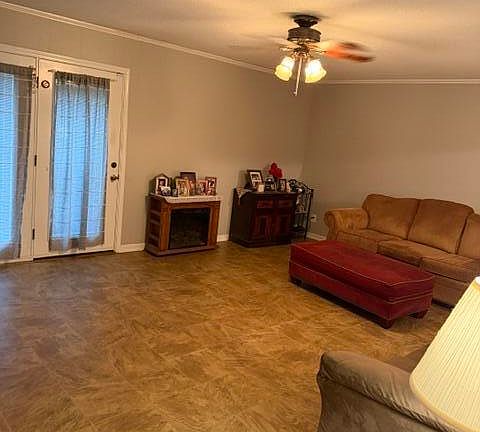 5th image of 1305 Woodgate Dr