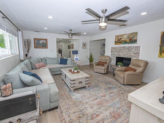 2nd image of 2064 Ashlan Ave