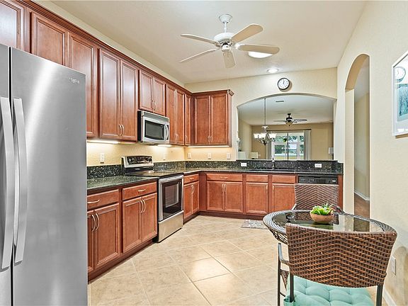 3rd image of 6405 Oxford Cir Unit 102B