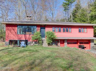 63 Oak Hill Rd, Averill Park, NY 12018