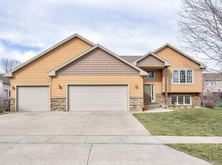 6400 Shetland Dr NW, Rochester, MN 55901