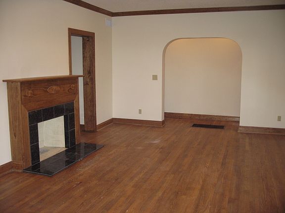 2nd image of 4646 Park St