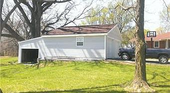 3rd image of 9921 NE 36th St