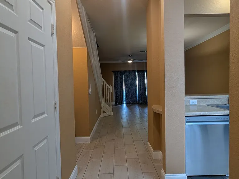 4872 NW 42nd Rd #103 — Photo 10