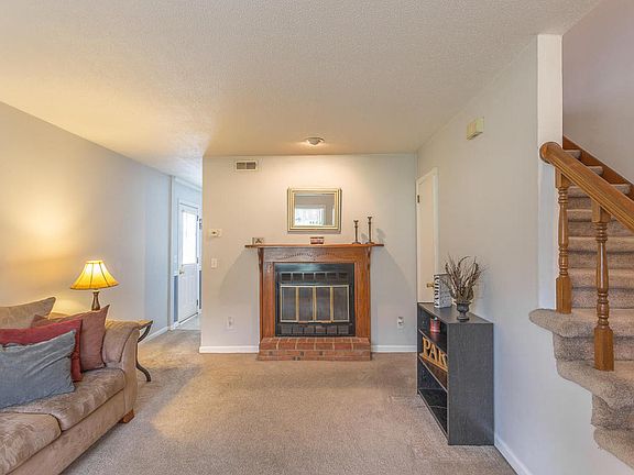 3rd image of 6910 Glen Errol Way