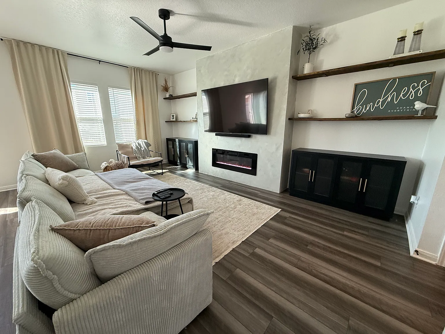 4 bed, 2260 sqft, $2,500 — Photo 2