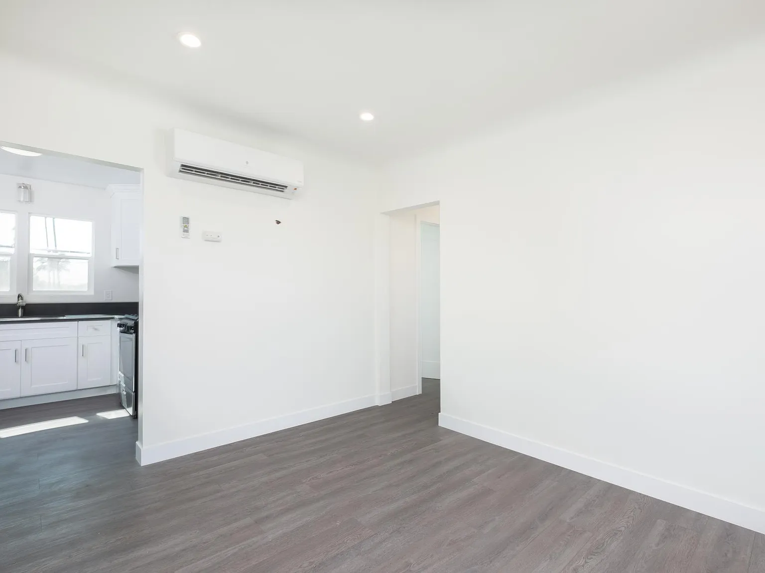 3941 Arlington Ave — Photo 4