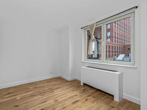 4th image of 45 W 67th St APT 11E