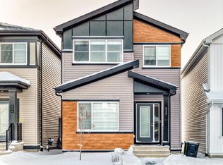 332 29th St NW, Edmonton, AB T6T 2H3