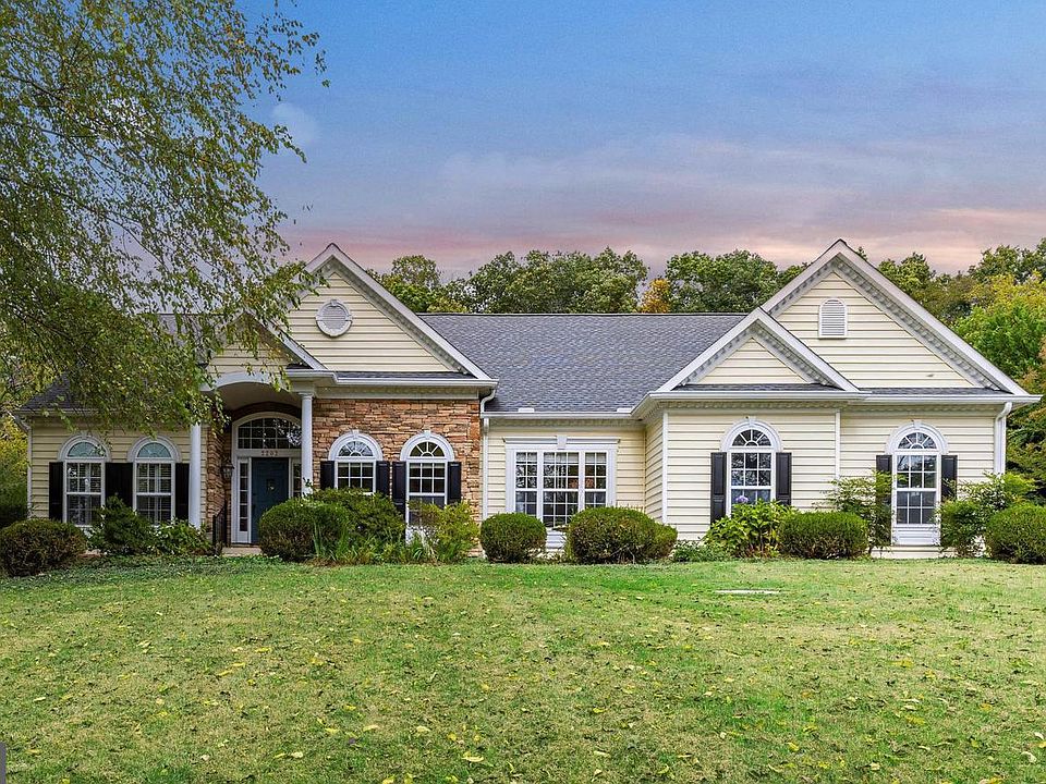 1st image of 2202 River Bend Ct