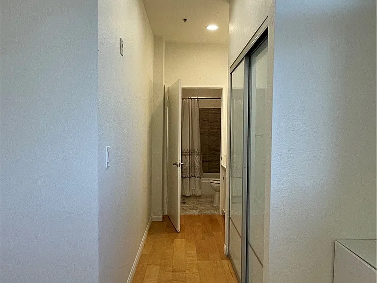 533 S Saint Andrews Pl #319 — Photo 11