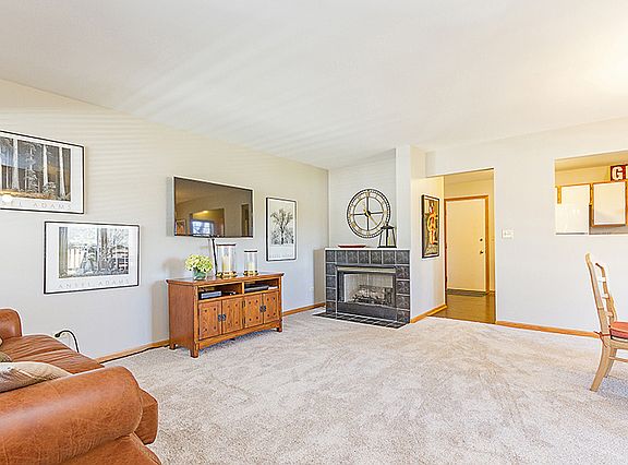 3rd image of 4227 Rivertowne Ct