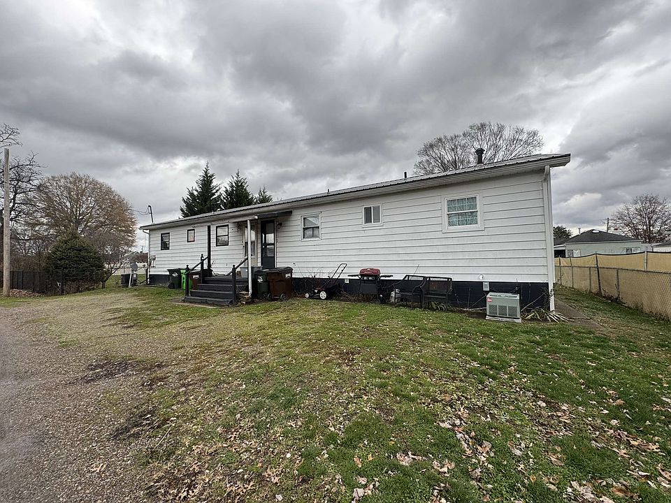 713 1/2 Walnut St, Belpre, OH 45714 | Zillow