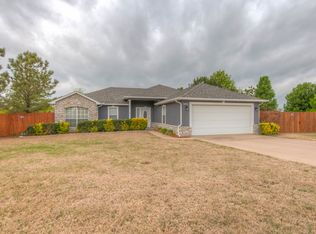 1126 S Hummingbird Cir, Skiatook, OK 74070