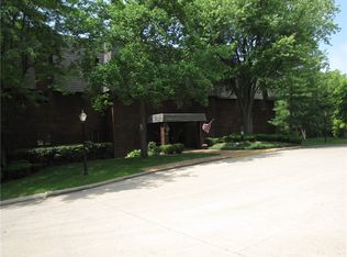 877 E Lake Shore Dr #B-1, Decatur, IL 62521