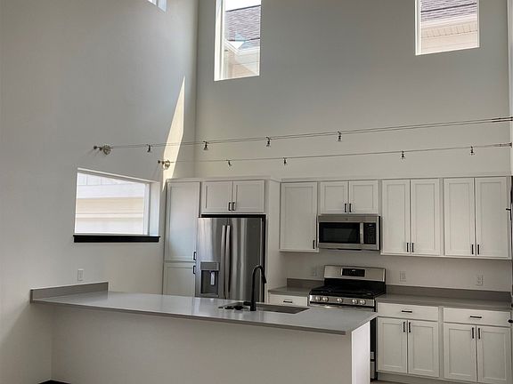 4th image of 2312 B Mary Jane Blvd