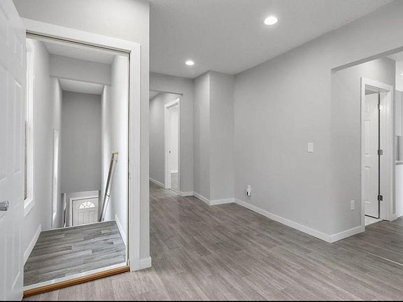 4th image of 3720 Stevens Ave #1