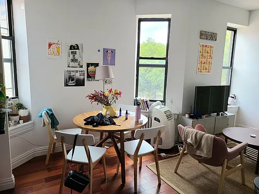 Rented by Keller Williams NYC | media 8