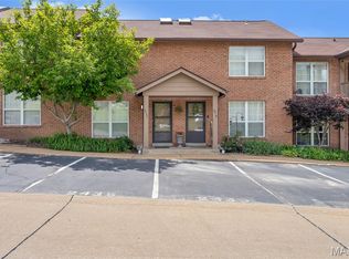 2435 Briston Dr, Saint Louis, MO 63114