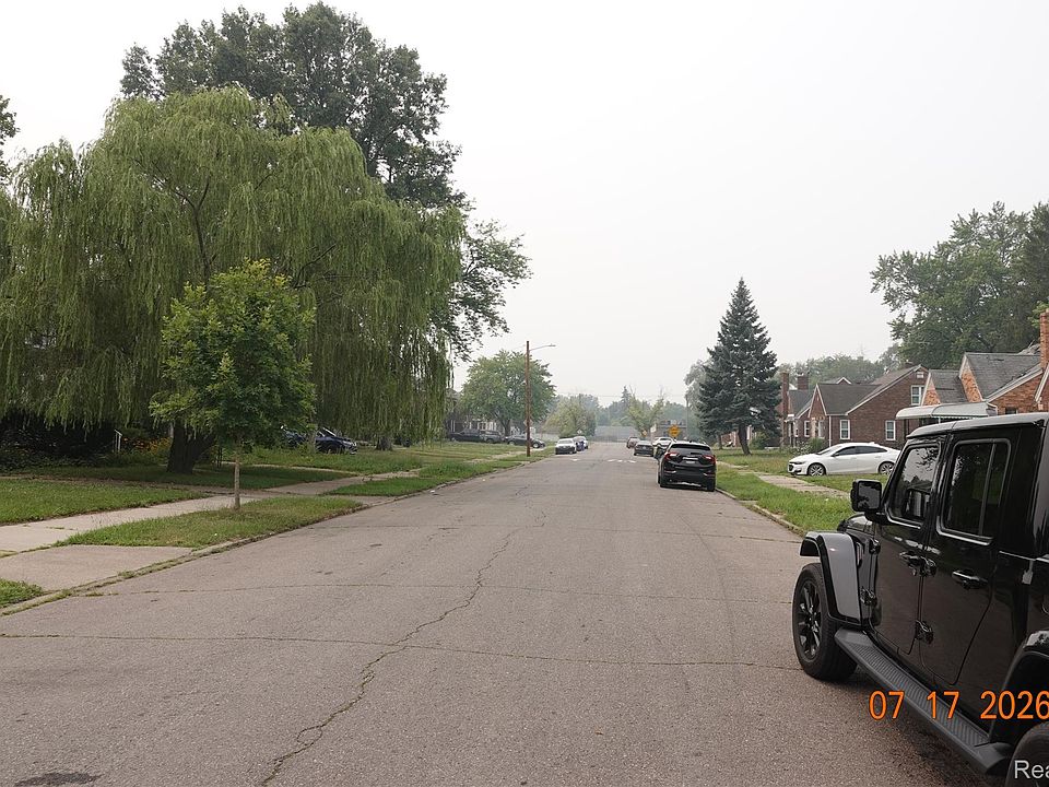 10435 Somerset Ave, photo 4