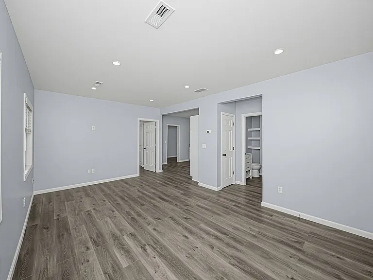 505 W 12th St — Photo 3