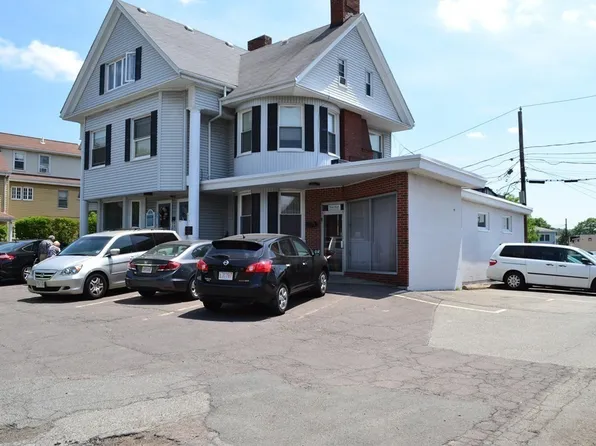 34 Chestnut St APT 2, Wakefield, MA 01880