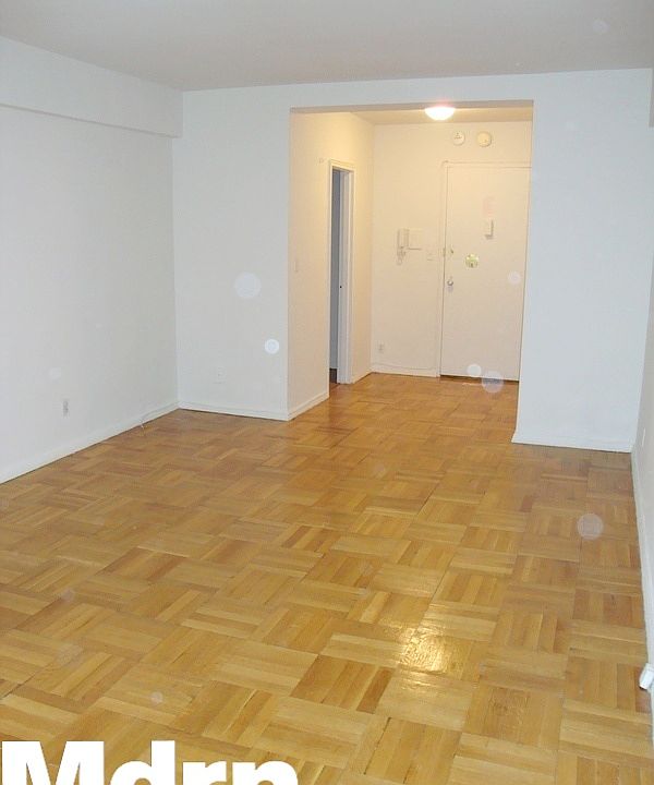 2nd image of 250 E 39th St APT 4K