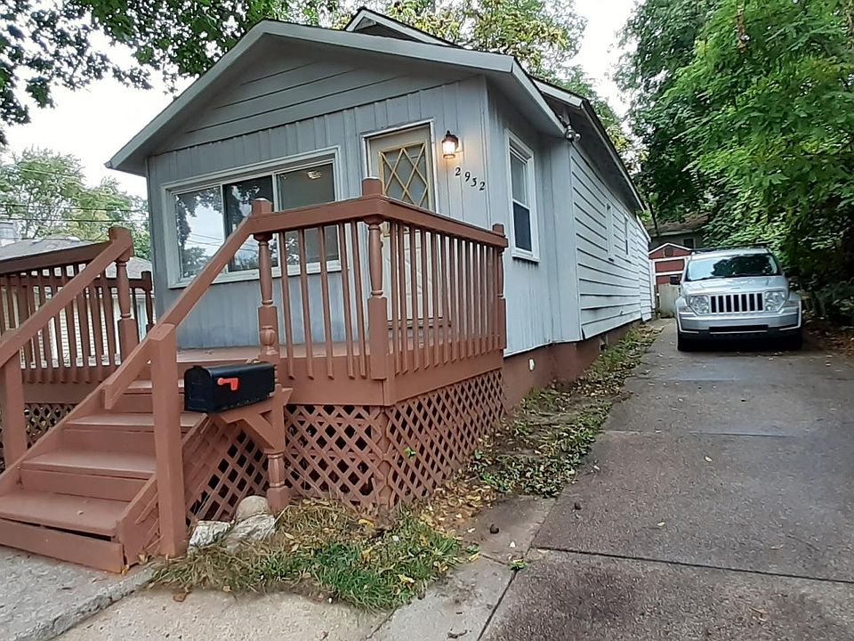 1st image of 2932 Paris Ave NE