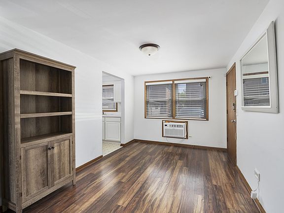 3rd image of 6565 N Harlem Ave APT 1N
