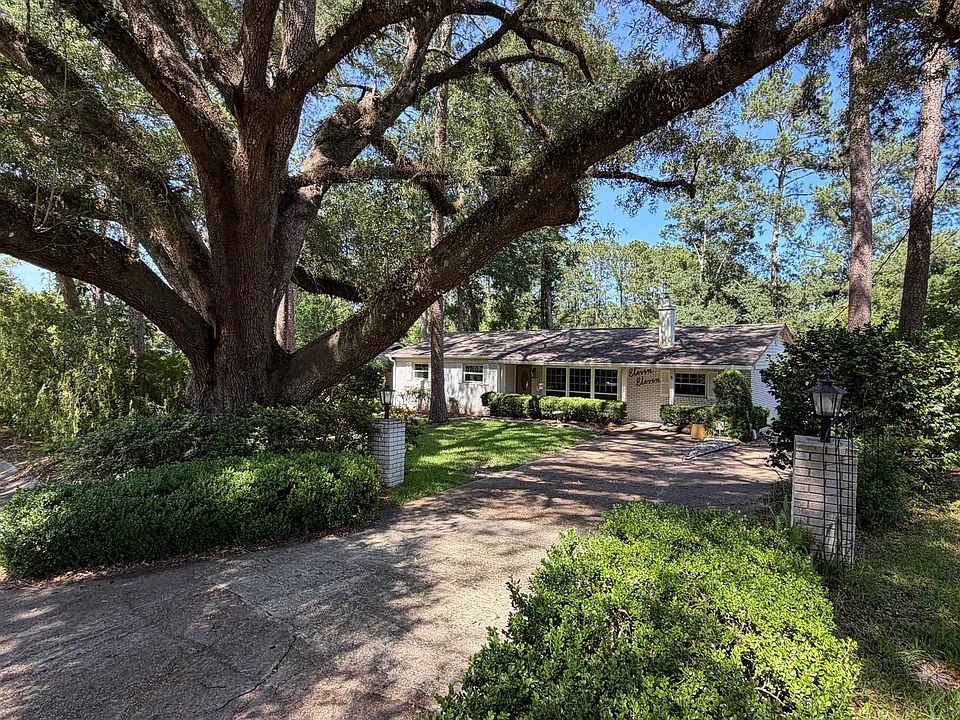 1st image of 1111 Pinecrest Dr