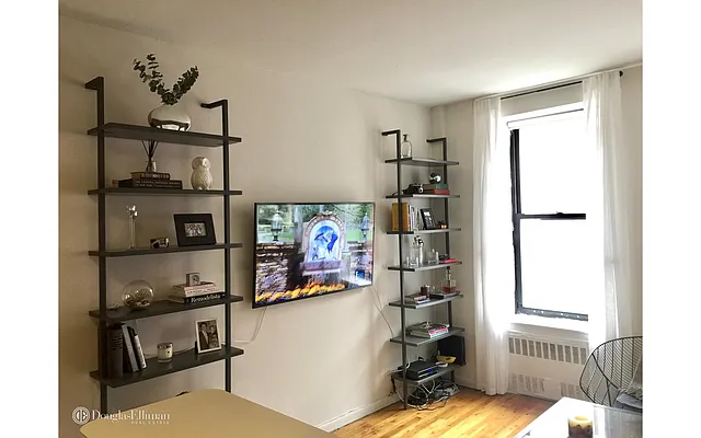 Rented by Douglas Elliman | media 16