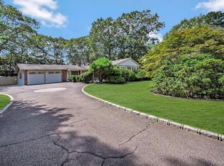 61 Seward Dr, Dix Hills, NY 11746