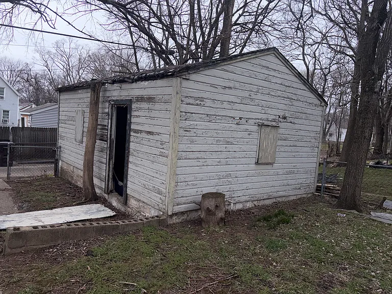 1513 S Livingston St — Photo 33
