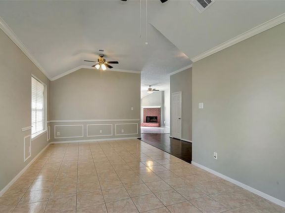 5th image of 1243 Hunter Wood Dr