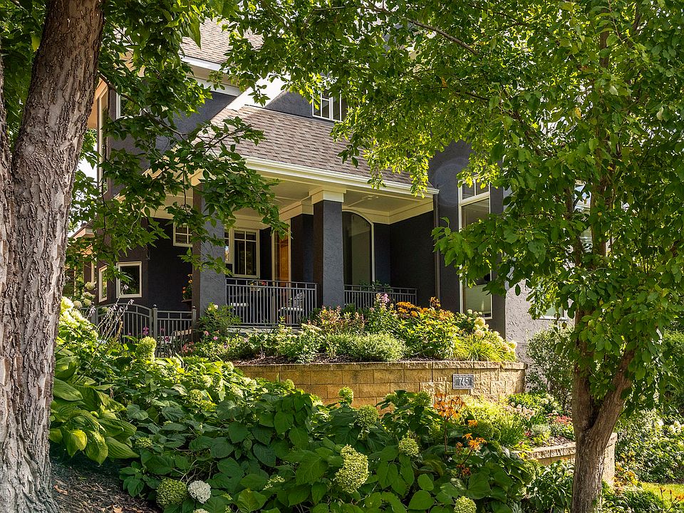 Welcome to 745 Rice Street E