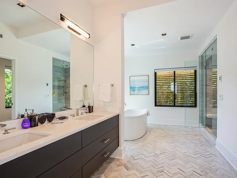 63 Houston Dr — Photo 10