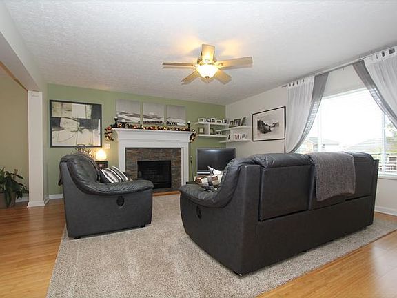 5th image of 2462 Hillsdale Dr